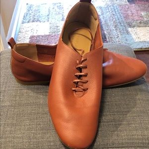 Everlane Lace Up Flat, Size 10. Brick